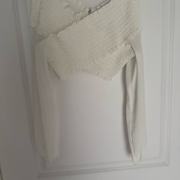 With Jean White Frances Ruched Top Bell Sleeves size M - Picture 6 of 11